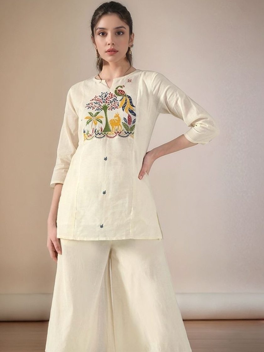 Sangria - Women Embroidered Tunic