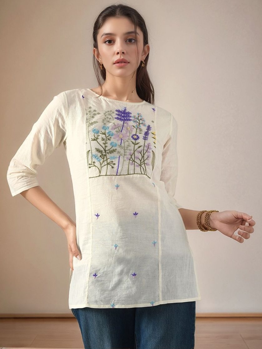 Sangria - Ethnic Round Neck Tunic